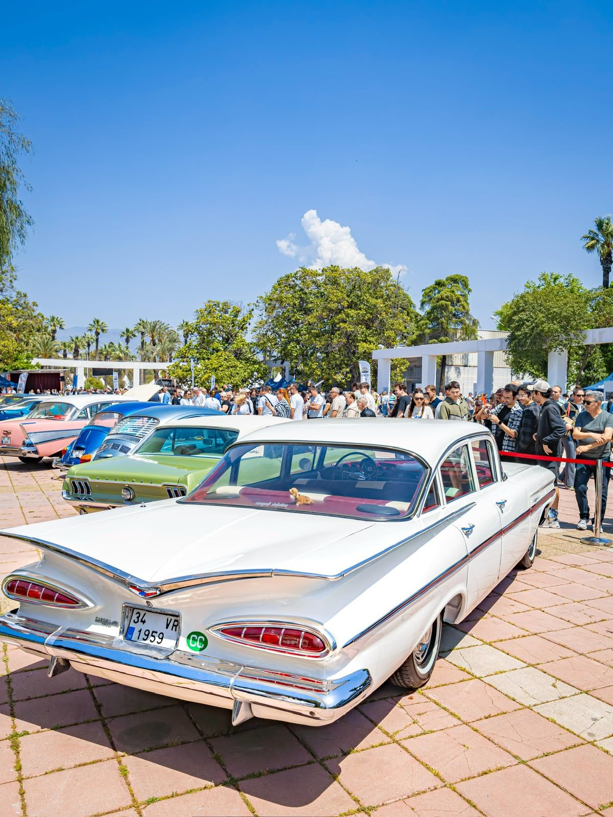 Beyaz Chevrolet Impala